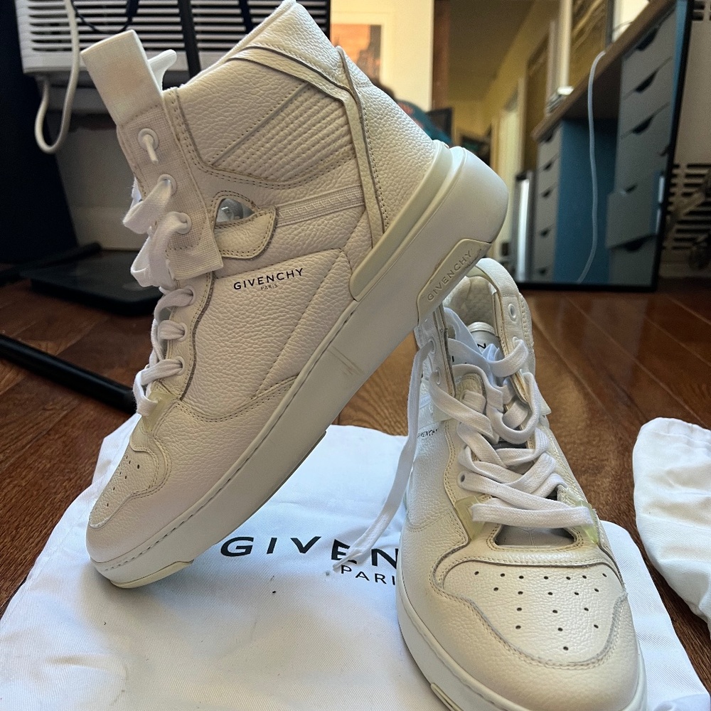 Givenchy wing White leather High top sneakers